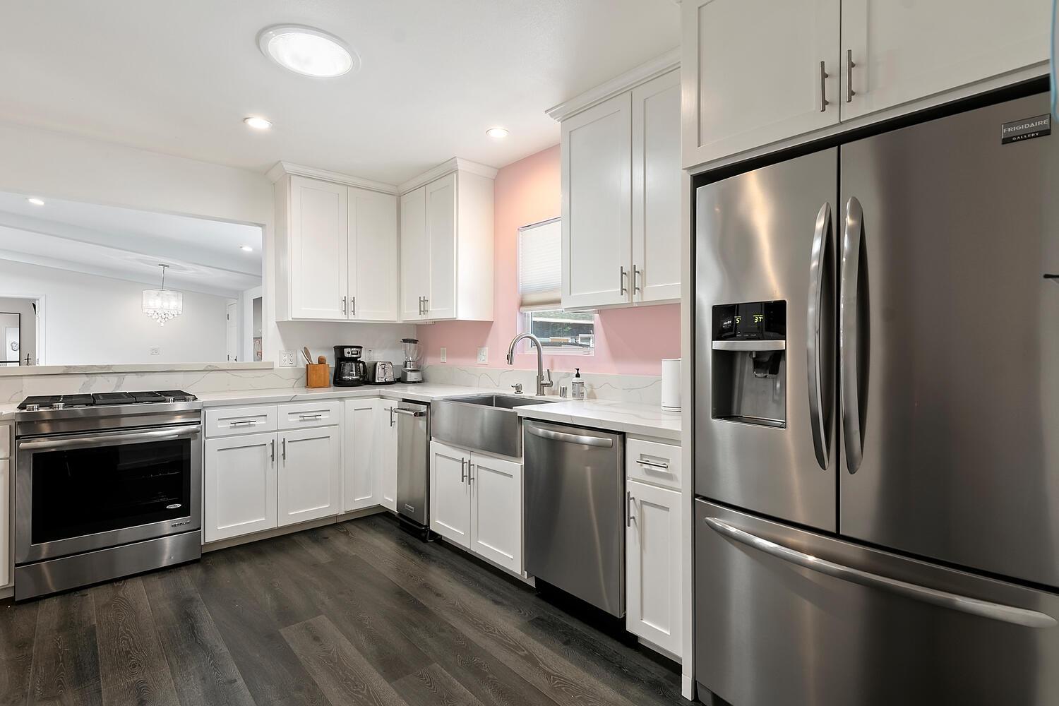 Lovely North Hollywood House Near Universal